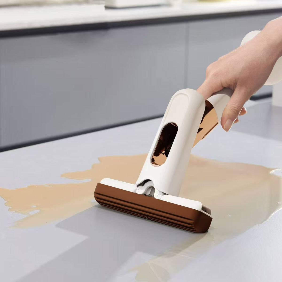 SprayClean Pro™ – Mini Countertop Spray Mop for Instant Spill Cleanup